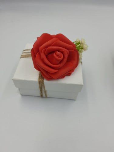 تغليف هدية صغيرة كاساعات وغيرها