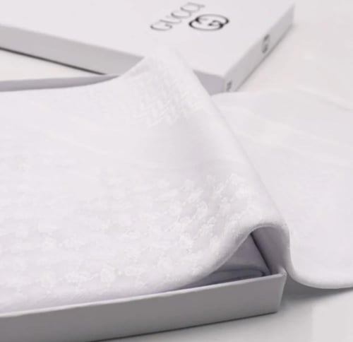 شماغ قوتشي ابيض انجليزي اصلي قطن100 ٪ اخر اصدار شم...