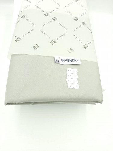 قماش جيفنشي صيفي لون سلفر فاتح