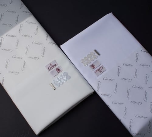 قماش كارتير صيفي ابيض أو كريمي نص واقف