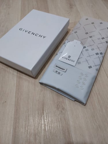 قماش جيفنشي صيفي لون بحري فاتح سوبر رقم 784