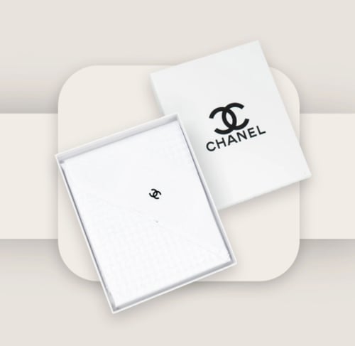 شماغ شانيل ابيض 2026