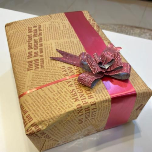 تغليف ورقي و شريطة وكرت نفس الصورة