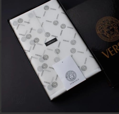 قماش فرزا تشي ابيض او كريمي نص واقف