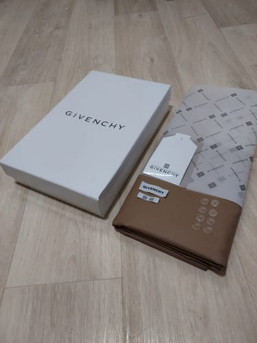 قماش جيفنشي صيفي لون 928 ذهبي غامق 2026