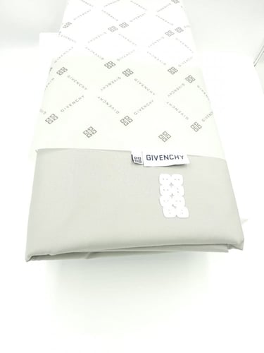 قماش جيفنشي صيفي لون سلفر فاتح