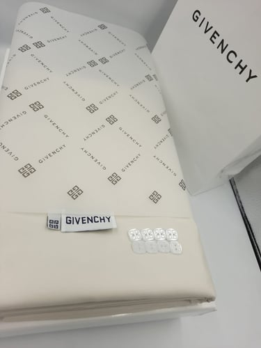 قماش جيفنشي صيفي لون سوبر لايت سلفر