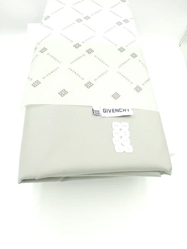 قماش جيفنشي صيفي لون سلفر فاتح