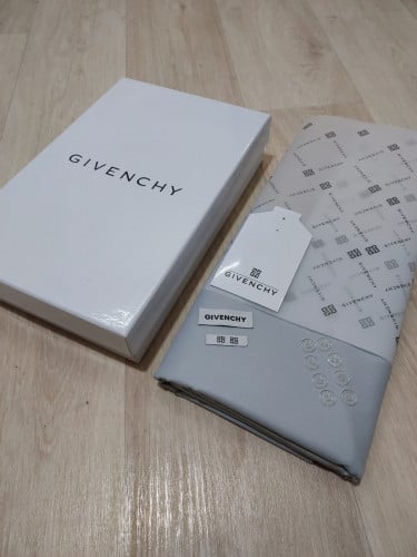 قماش جيفنشي صيفي لون سماوي فاتح رقم 581