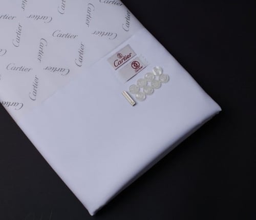 قماش كارتير صيفي ابيض أو كريمي نص واقف