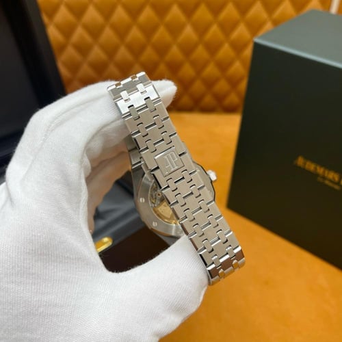 ساعة Royal Oak من AP
