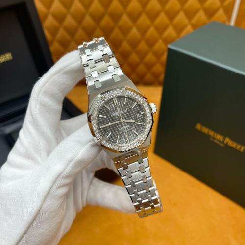 ساعة Royal Oak من AP