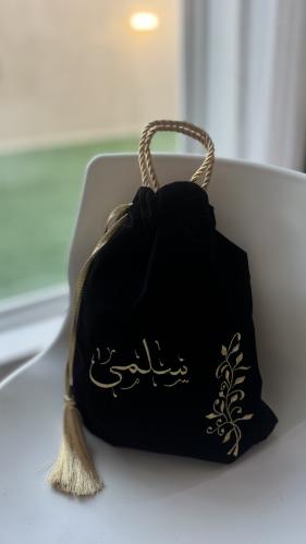 كيس عباية شامواه اسود بتطريز ذهبي