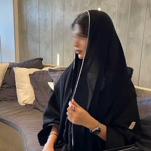 طرحة بتطريز لؤلؤ