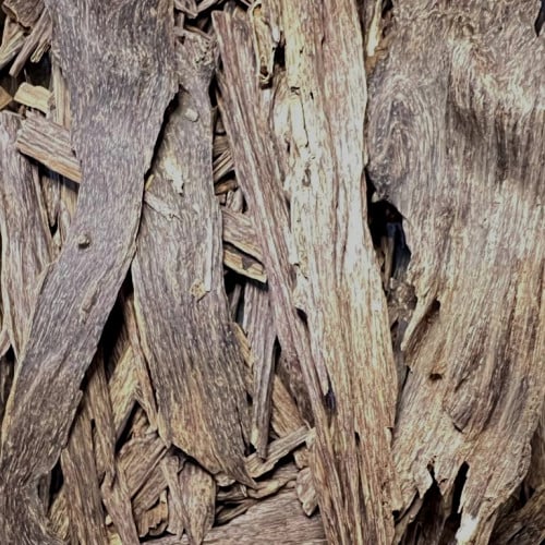 عود هندى آسام سوبر طبيعي - أؤقية (28 جرام)