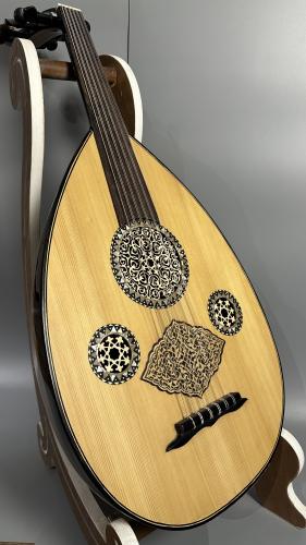 خالد عزوز - عود متوسط