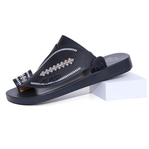 حذاء شرقي طبي