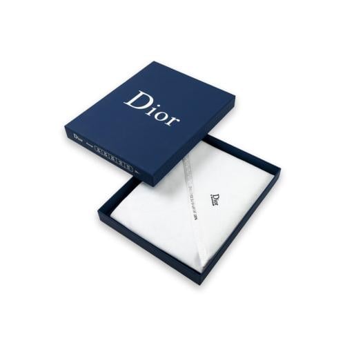 غترة بيضاء ديور