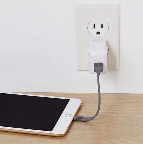 كيبل ايفون من شركه امازون بطول 10 سم باللون الاسود