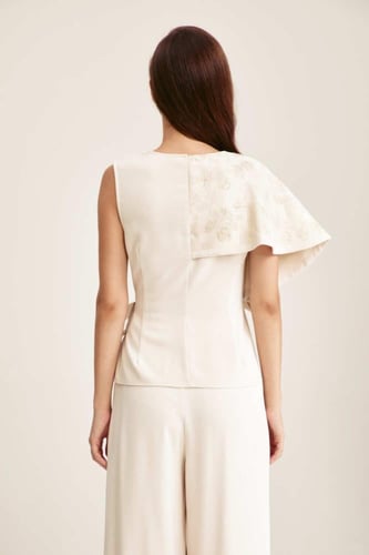 بلوزة لف بكم واحد