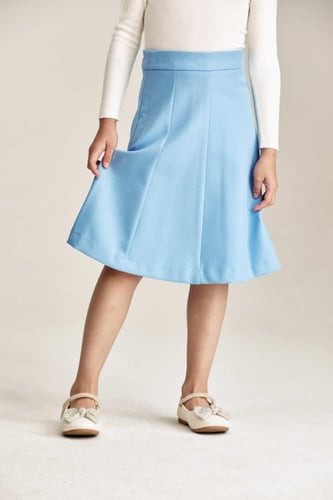 تنورة بقصة إي لاين