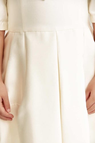 فستان تفتا بياقة فيونكة