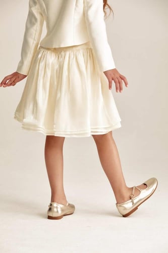 تنورة ميدي بتصميم طبقات