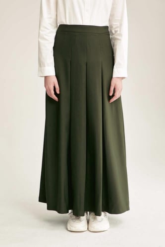 تنورة متوسط زيتي بكسرات