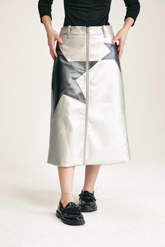 تنورة جلد بسحاب أمامي