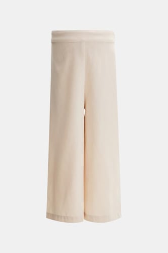 بنطلون ميدي بأرجل واسعة