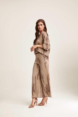 بنطلون مزين بنقوش بلمعة