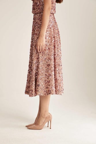 تنورة ترتر بقصة كلوش