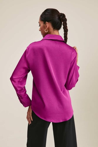 قميص سادة بقصة فاضفة