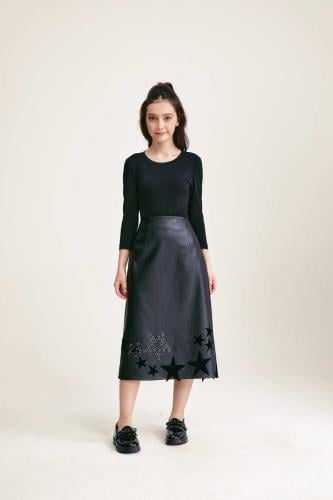 تنورة جلد مزينة بنجوم