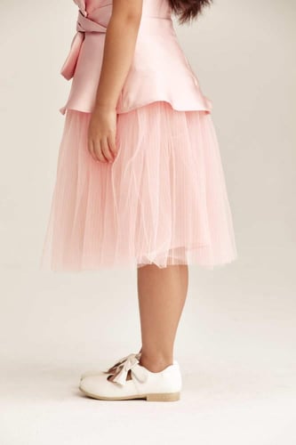 تنورة تول منفوشة