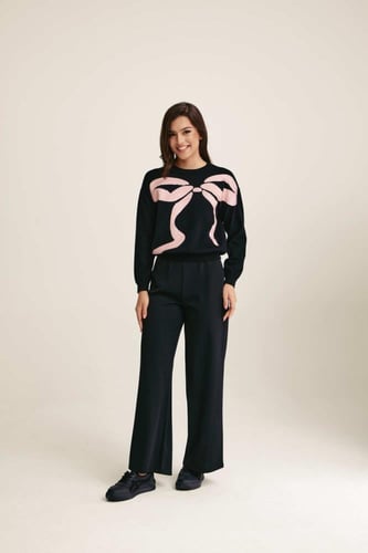 كنزة مزينة بالترتر