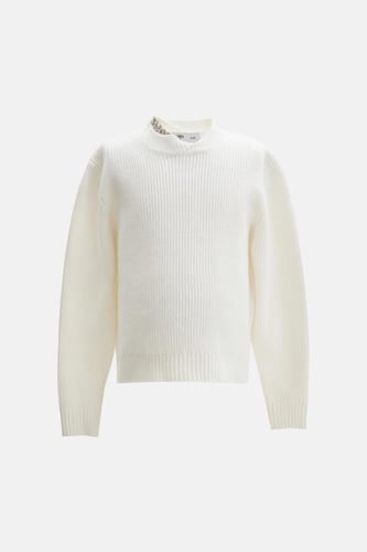 قميص بياقة مُطرزة