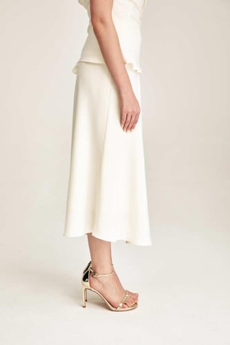 تنورة ميدي بقصة كلوش