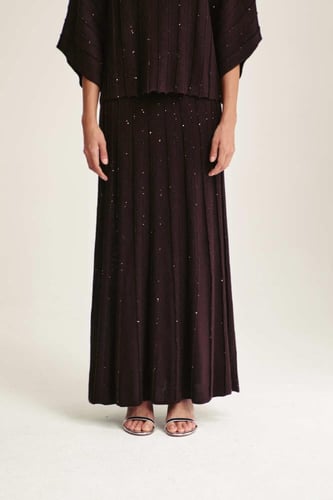 تنورة محبوكة بخصر مطاطي