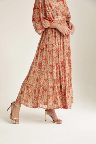 تنورة مزينة بطبعات بلمعة