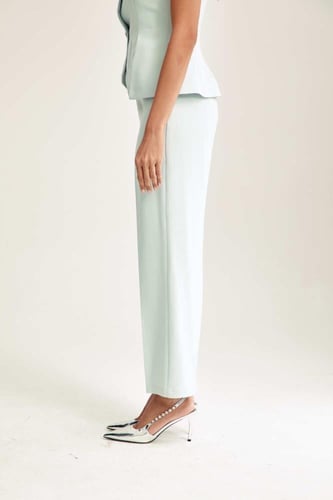 بنطلون سادة بأرجل واسعة