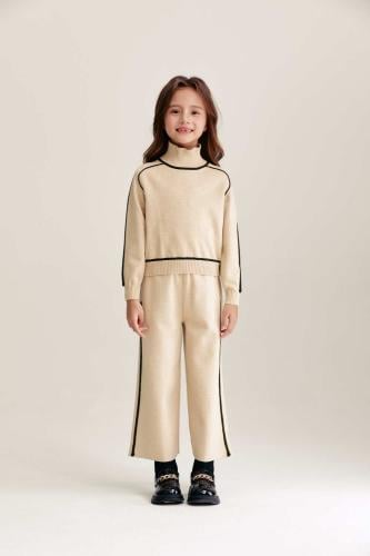 بنطلون بأرجل واسعة