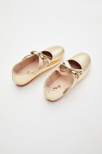 حذاء باليرينا مزين بربطة