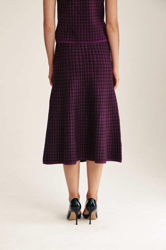 تنورة ميدي بنقوش هندسية