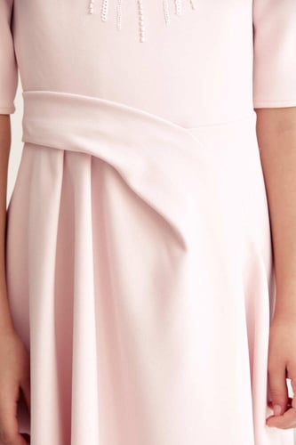 فستان مطرز بالترتر والخرز