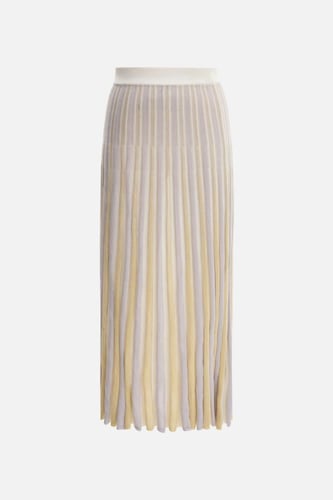 تنورة مقلمة بلمعة