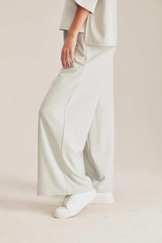 بنطلون واسع بخصر مطاطي