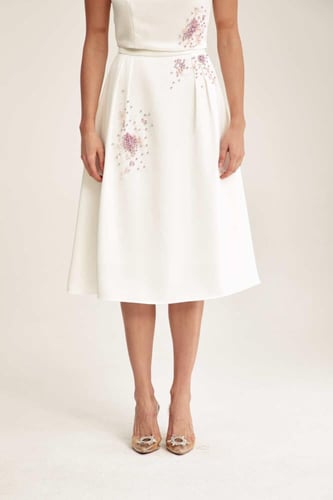 تنورة ميدي مزينة بالكريستال