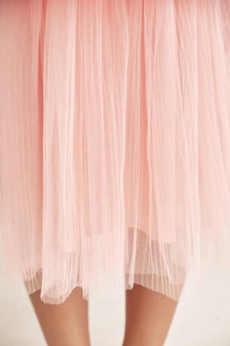 تنورة تول منفوشة