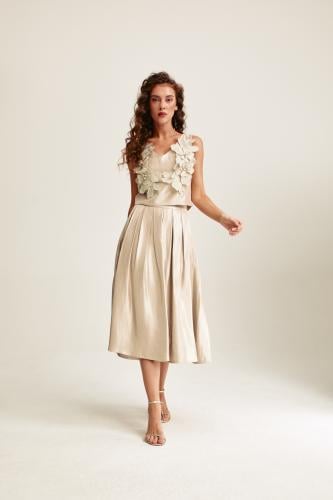 تنورة ميدي بكسرات